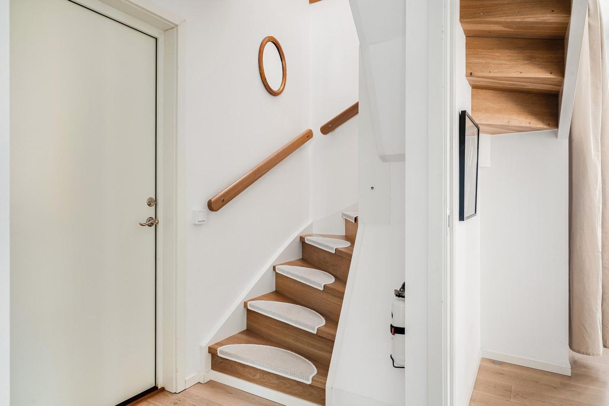Central Beautiful Modern Accommodation Near Stockholm City Bagian luar foto
